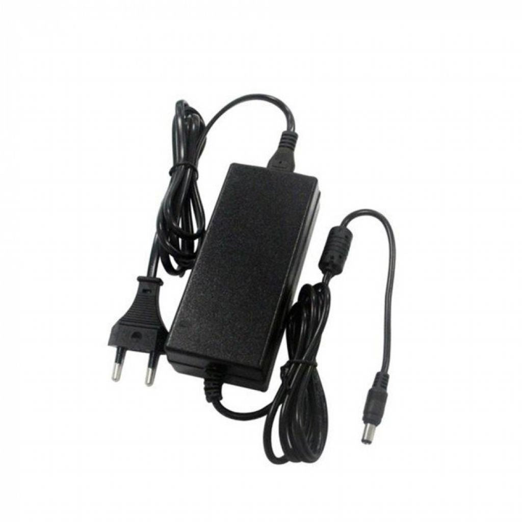 V-TAC Alimentatore in Plastica 30W 12V 2.5A Plug&Play con Jack 2.1 Colore Nero Cavo da 2.4m IP44