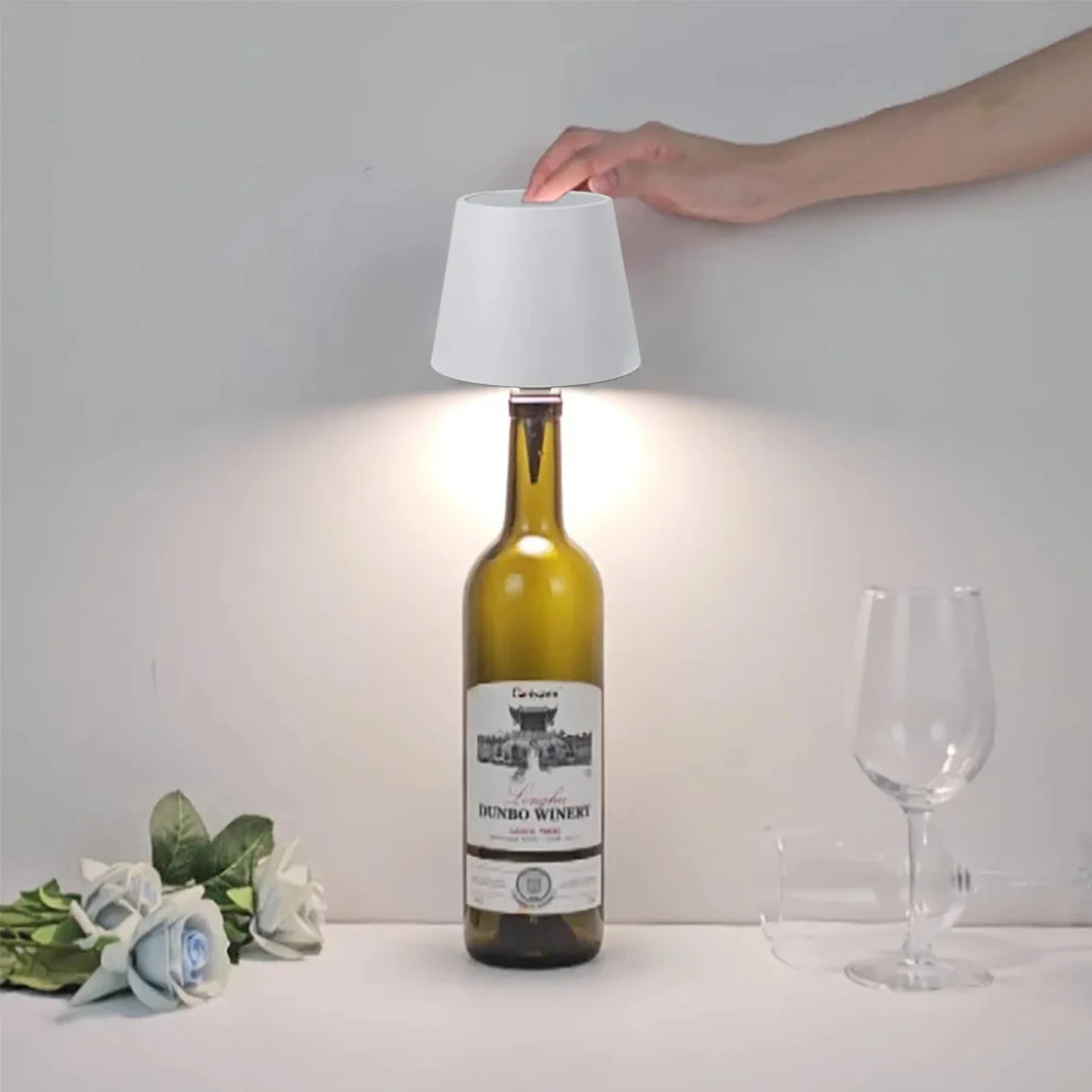Lampada da tavolo per bottiglie senza fili Touch Control di 3 colori e lampada da notte con regolazione continua adatta per luci da scrivania per bottiglie di vino da bar