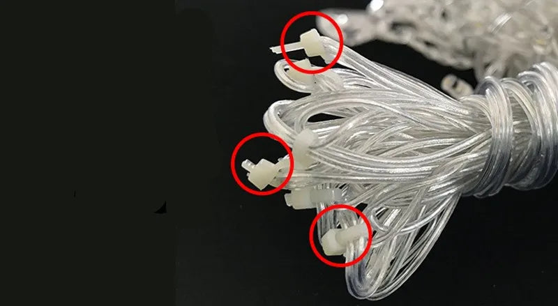 Festone di Natale Led Ghiacciolo Tende Luci All'aperto 4 M (W) * 0.6 M (H) Bianco Flash Fata Stringa Luce Chiaro Filo Decorazioni di Capodanno 2025 Per Matrimonio/Casa/Casa/San Valentino/Natale/Grondaia Decor