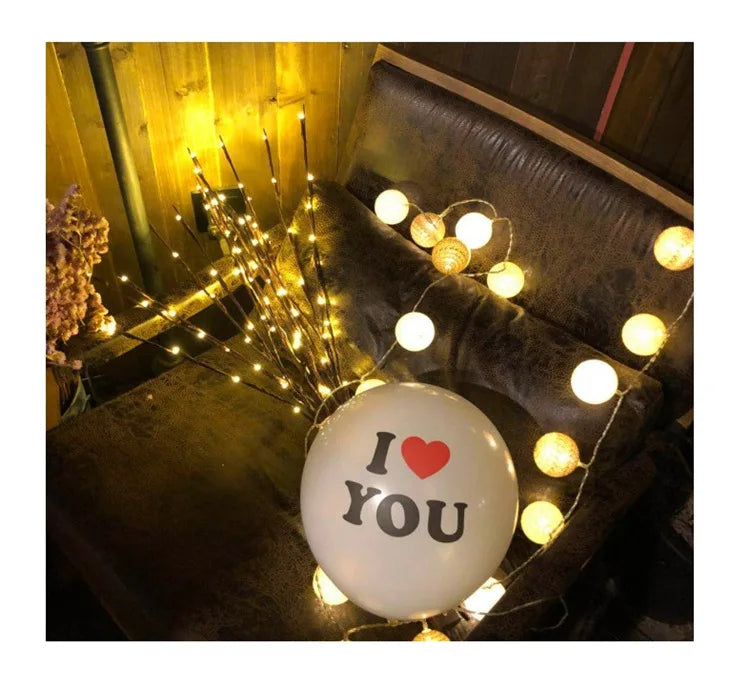 Ramo di un albero artificiale con 20 lampadine LED. Mini lampada di Natale con scintillio, decorazioni per feste