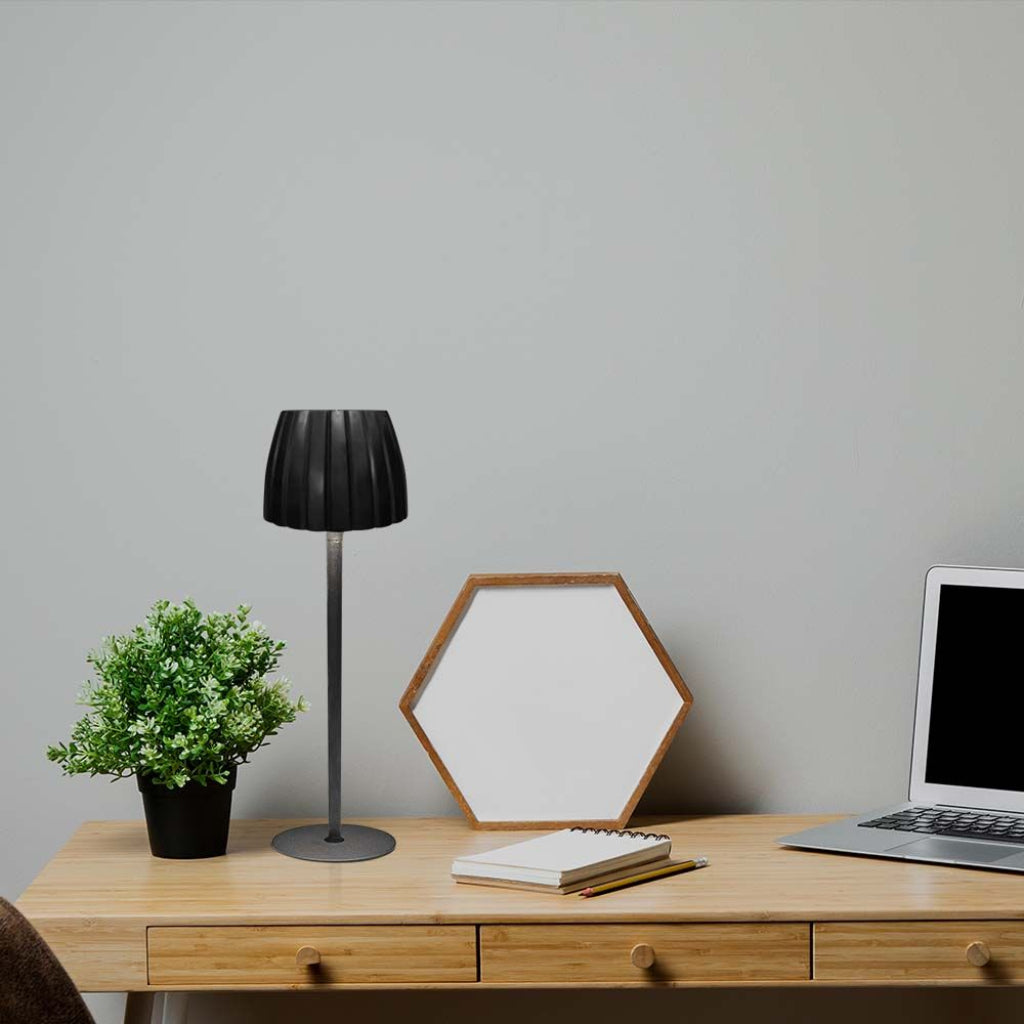 V-TAC Lampada LED da Tavolo 2.7W 105*340mm Colore Nero ricaricabile con USB C Touch Dimmerabile 3in1